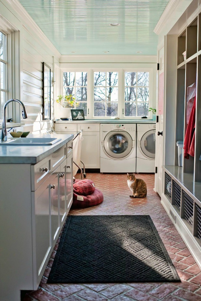 mudroom laundry room