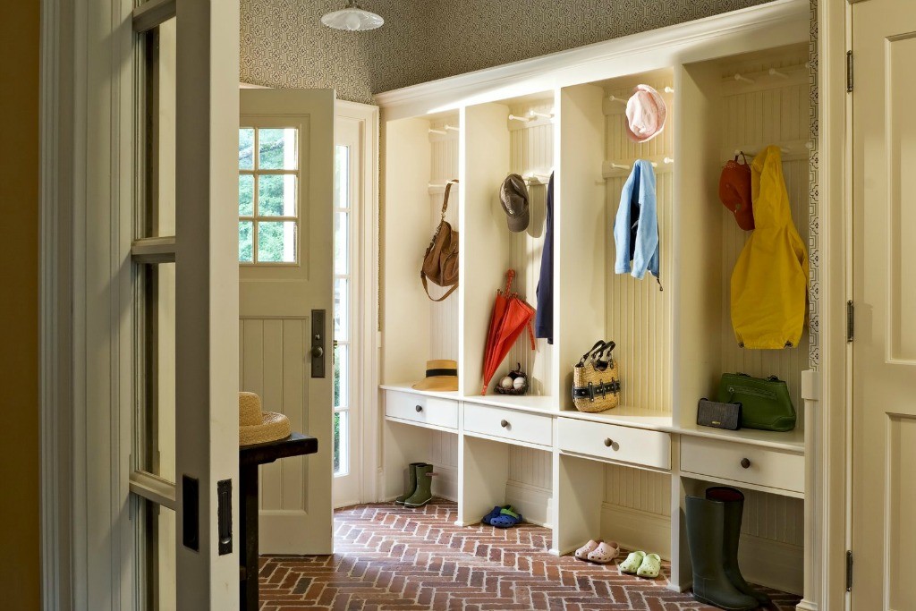 Front door mudroom design