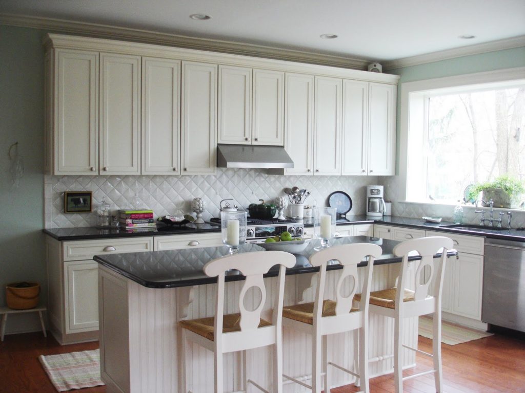 white pillow edge tile kitchen backsplash