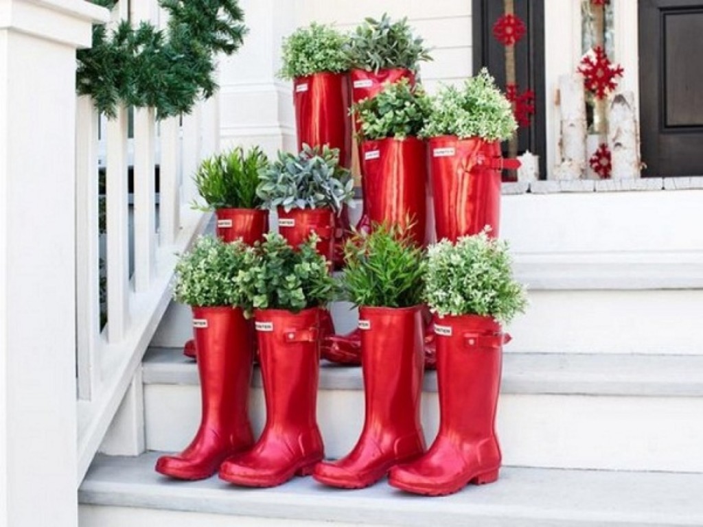 holiday interior decorating red boots